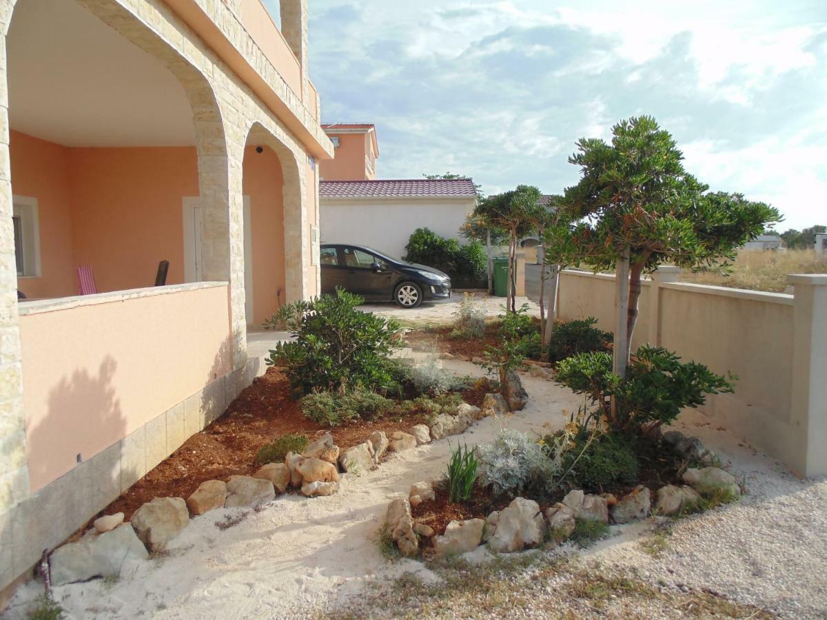 Apartman Ivana Vir Exterior foto